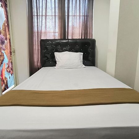 Pasadena House Syariah Hotel Semarang Exterior photo