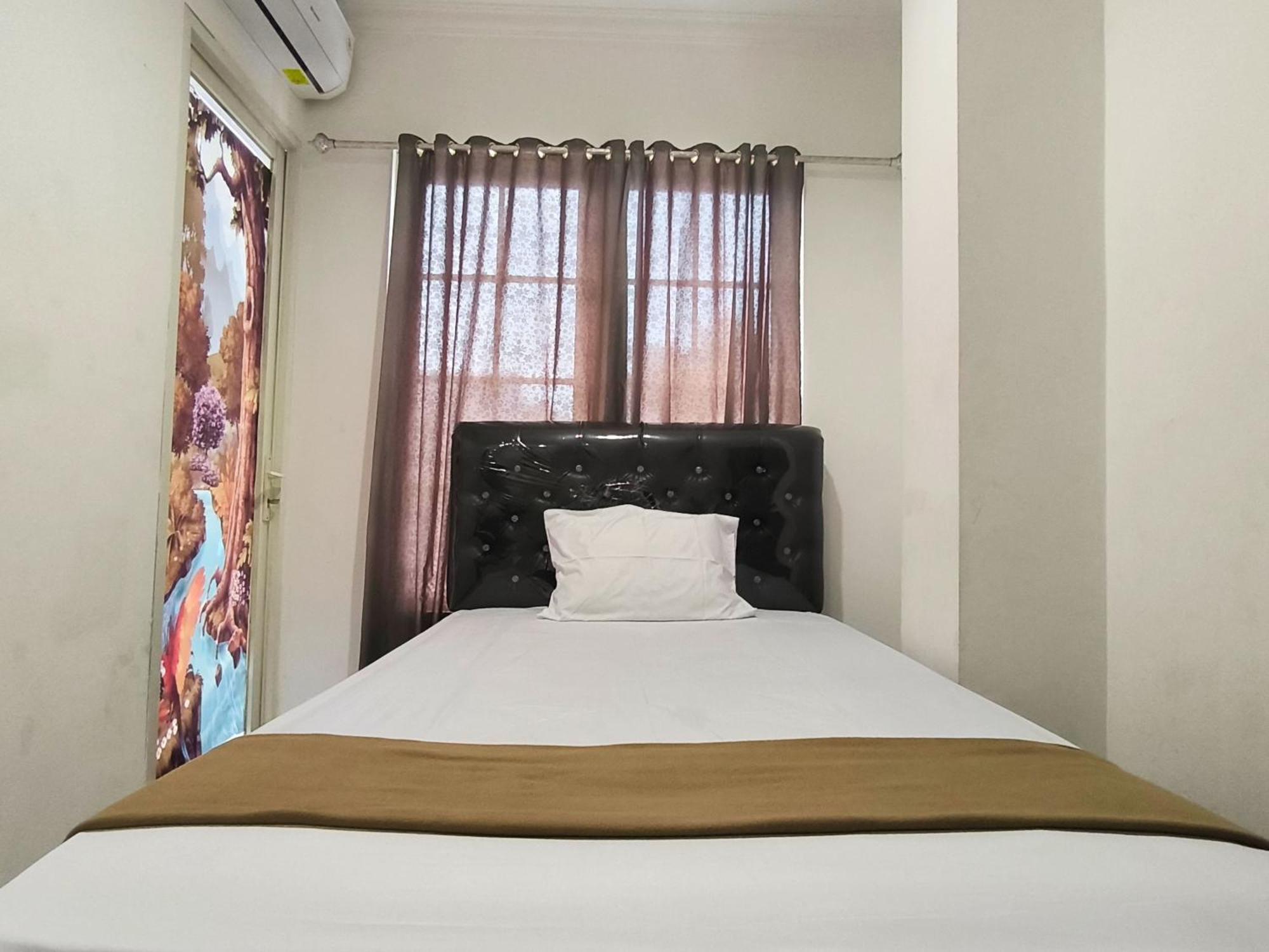 Pasadena House Syariah Hotel Semarang Exterior photo