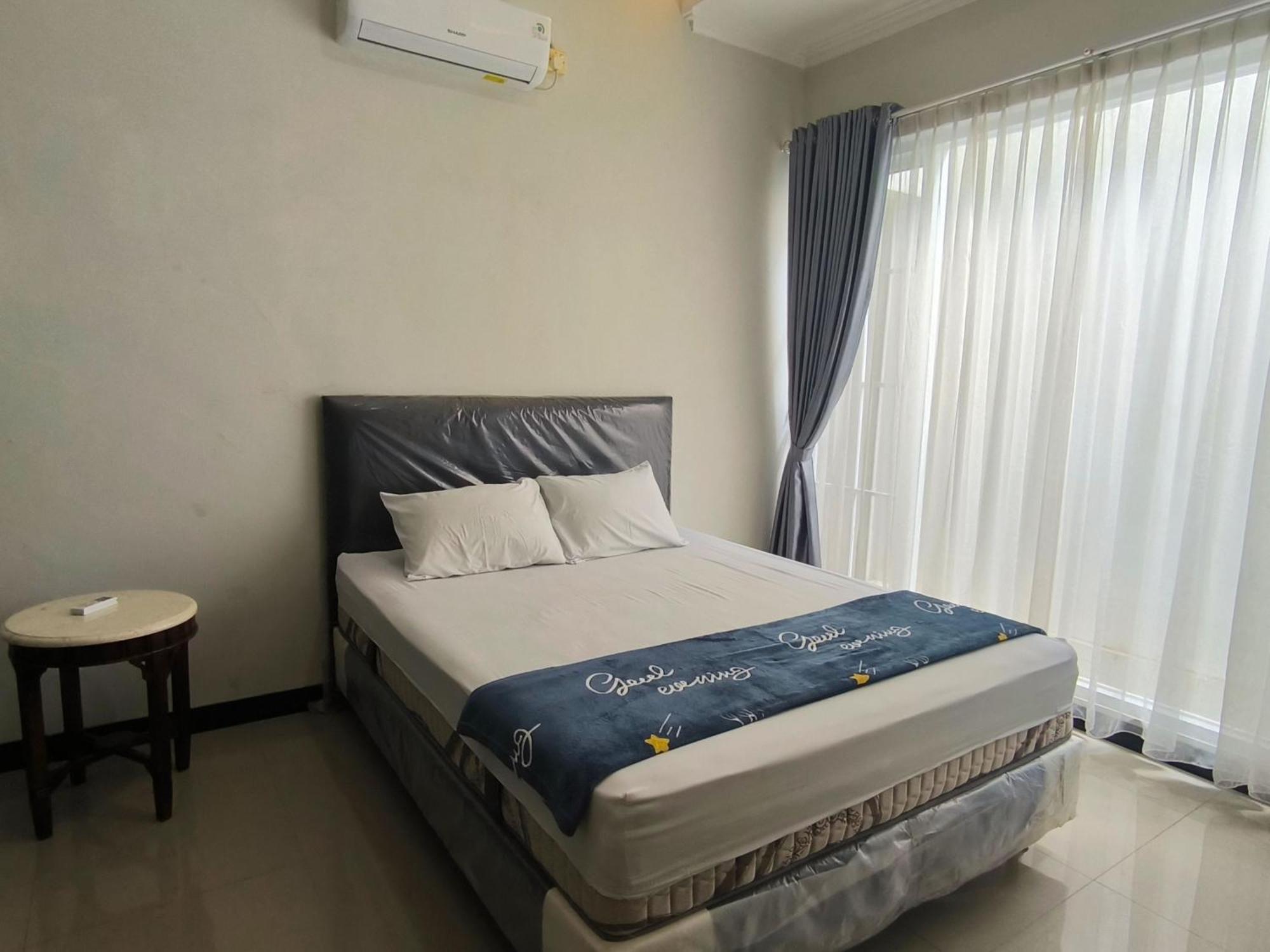 Pasadena House Syariah Hotel Semarang Exterior photo