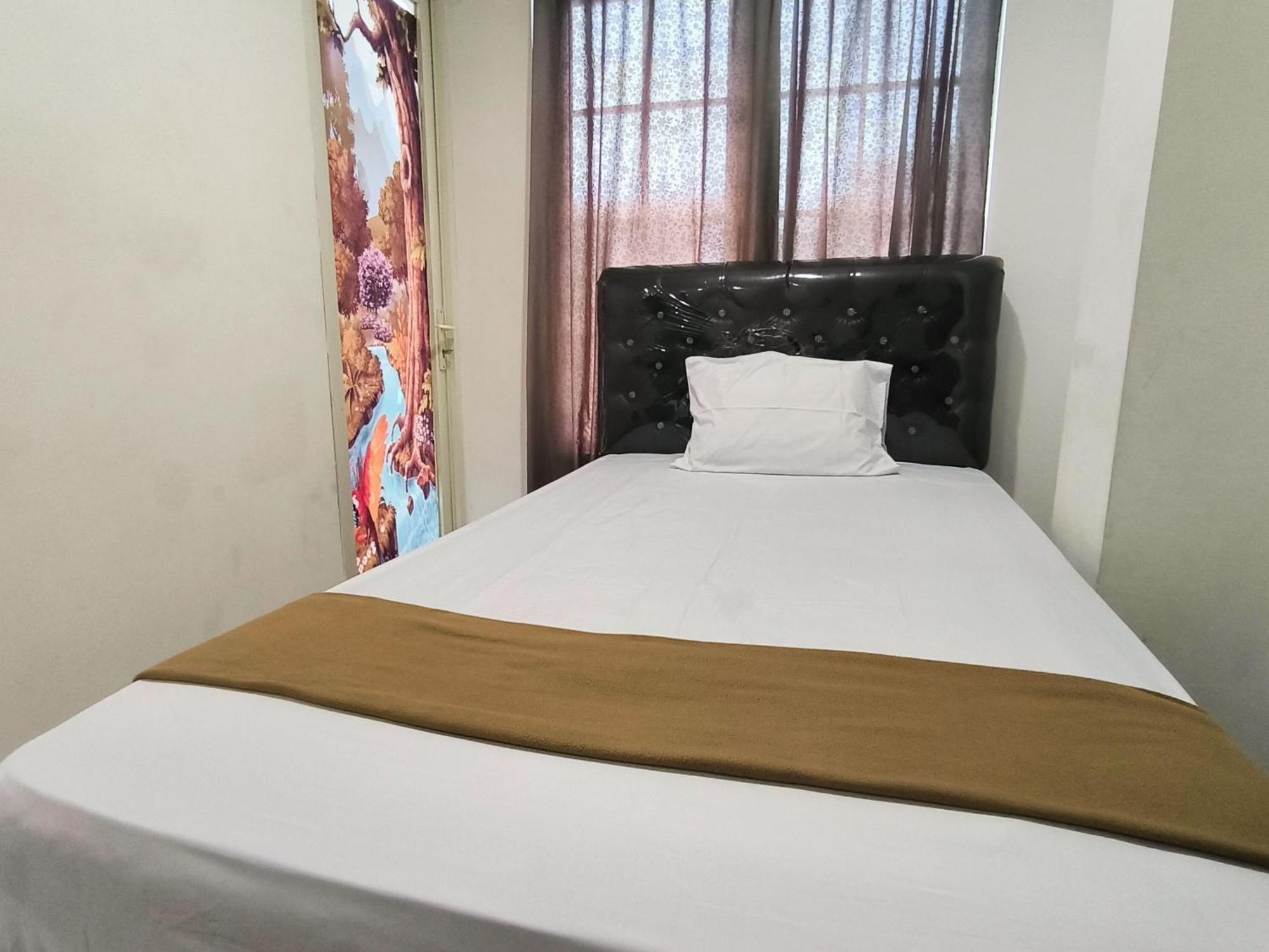 Pasadena House Syariah Hotel Semarang Exterior photo