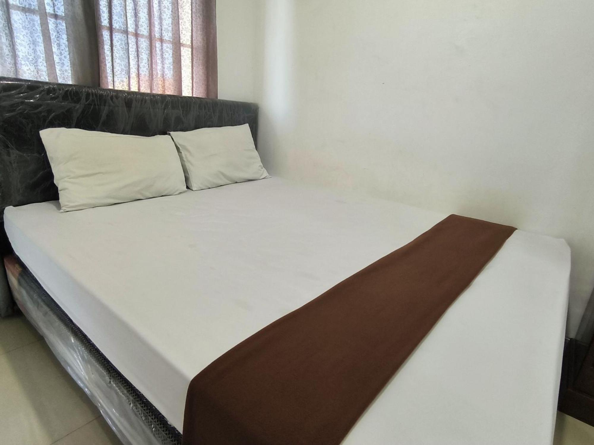 Pasadena House Syariah Hotel Semarang Exterior photo