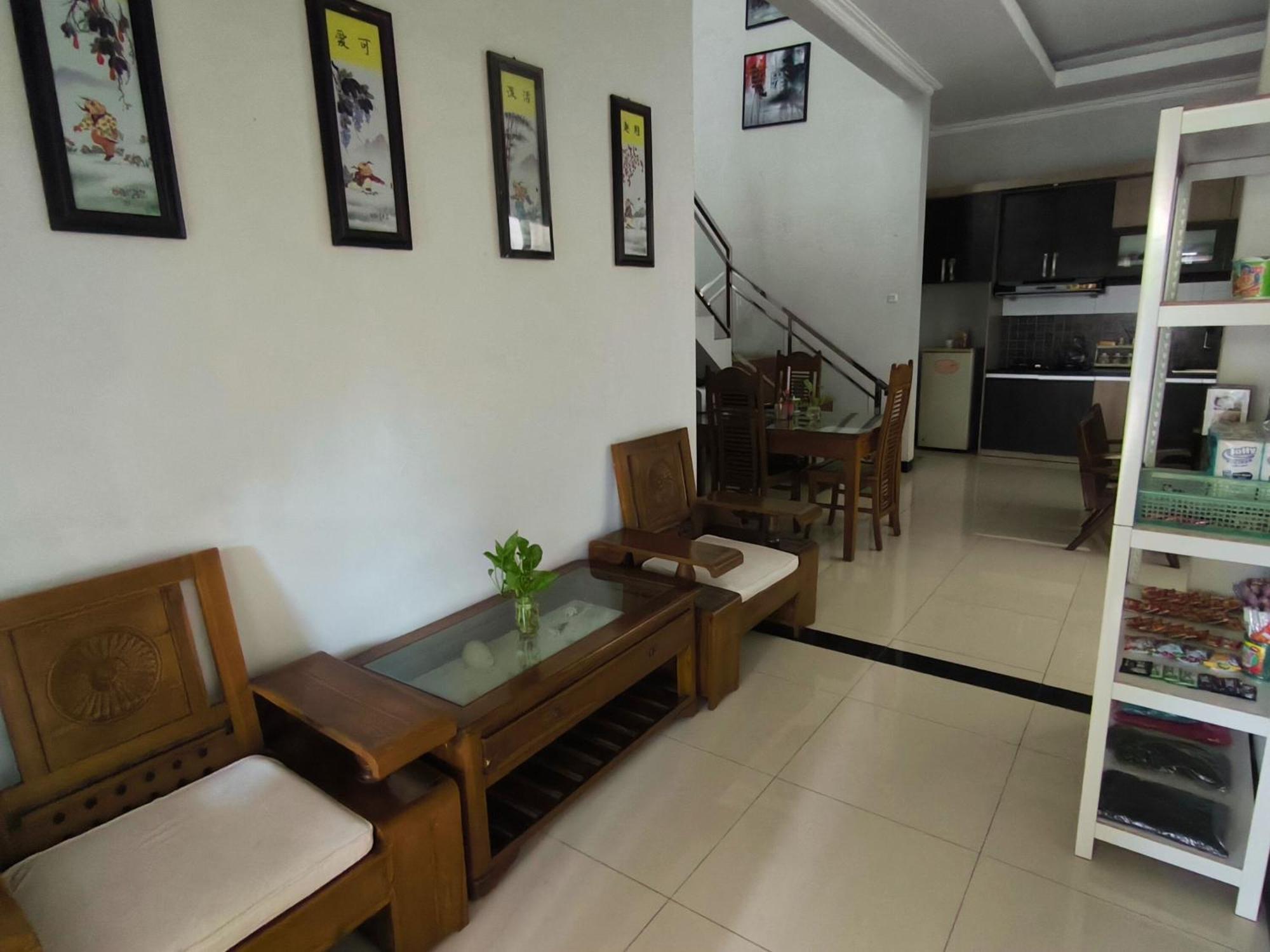 Pasadena House Syariah Hotel Semarang Exterior photo