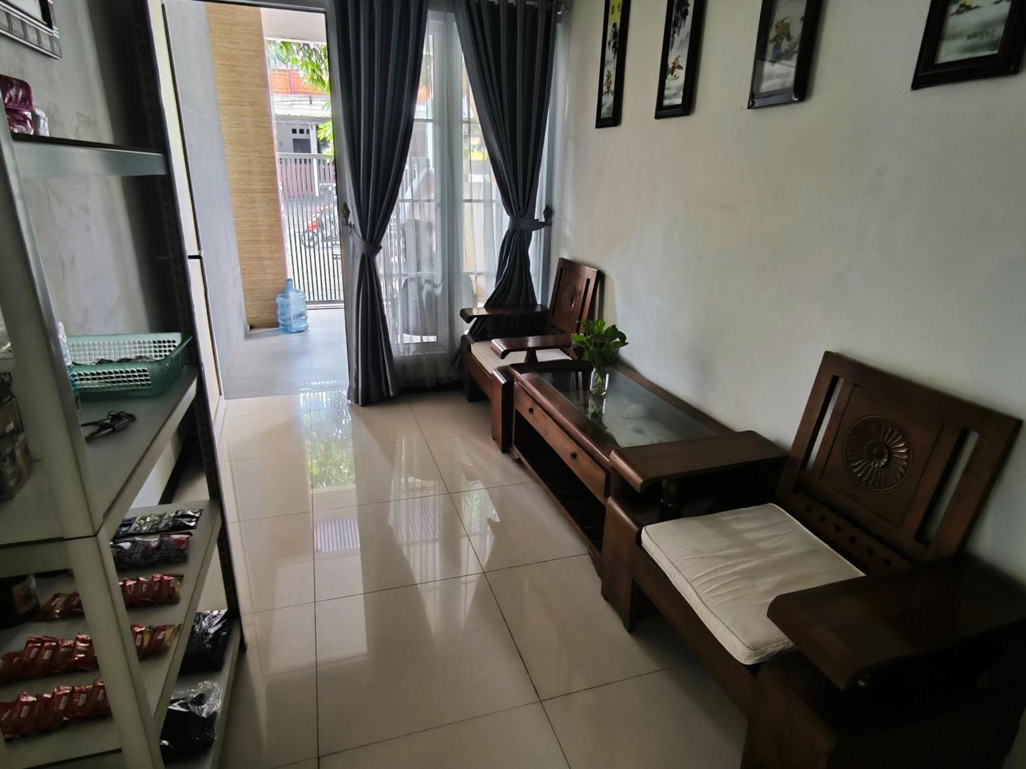 Pasadena House Syariah Hotel Semarang Exterior photo
